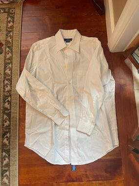Men's White Long-Sleeve Dress Shirt